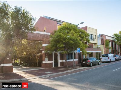 1 / 20 Pendal Lane, Perth
