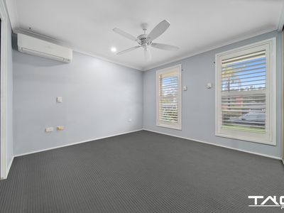 12 Sir John Jamison Circuit, Glenmore Park