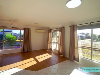 16 KOOKABURRA WAY, Woodgate