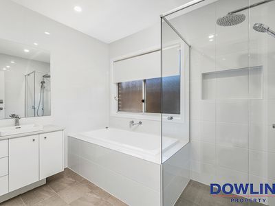 21 Midnight Avenue, Medowie