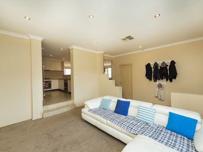 145 Halloran Drive, Jerrabomberra