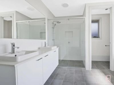 10 North Scenic Road, Forresters Beach