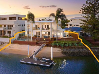 28 Summerland Key, Broadbeach Waters