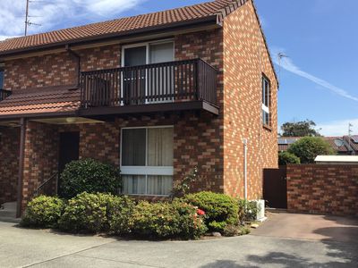 4 / 52 Peterborough Avenue, Lake Illawarra