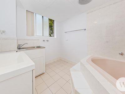 2 / 30 Curd Street, Greenslopes