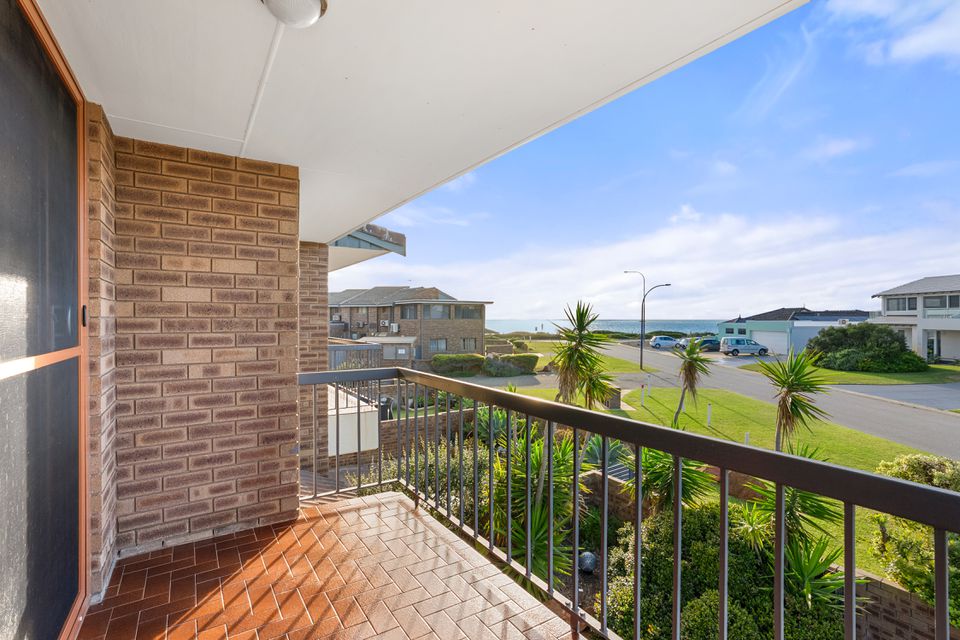 9 / 16 ARCADIA DRIVE, Shoalwater