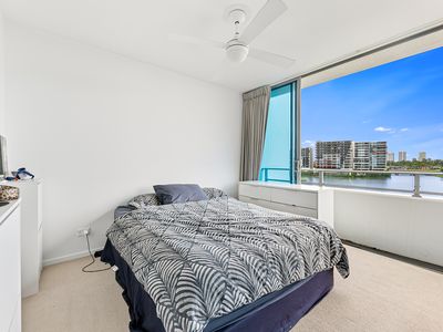 401 / 2 East Quay Drive, Biggera Waters