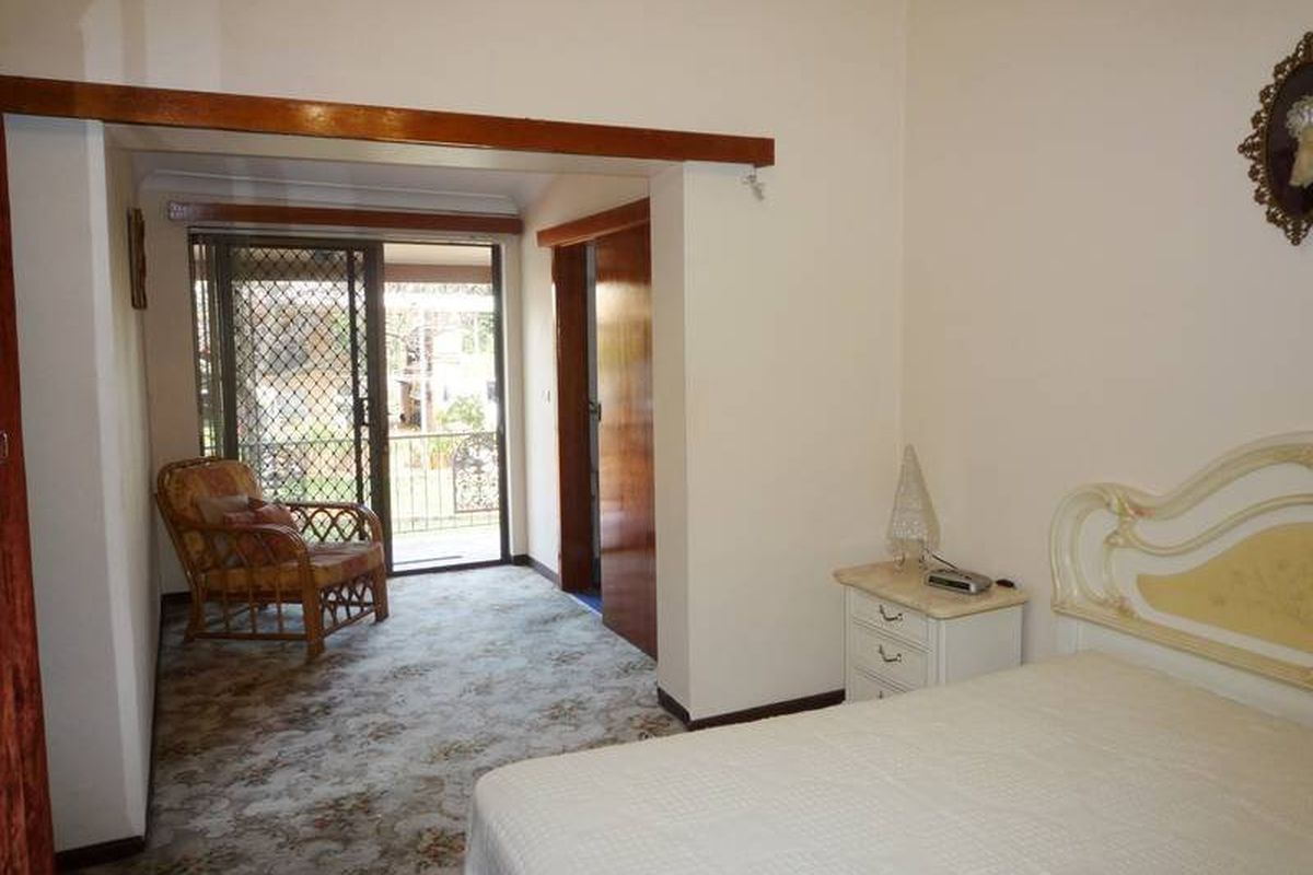 1 / 20 Livingstone Road, Burwood