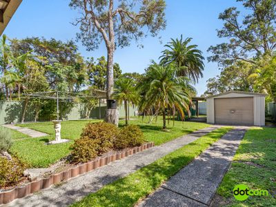 11 Inderan Avenue, Lake Haven