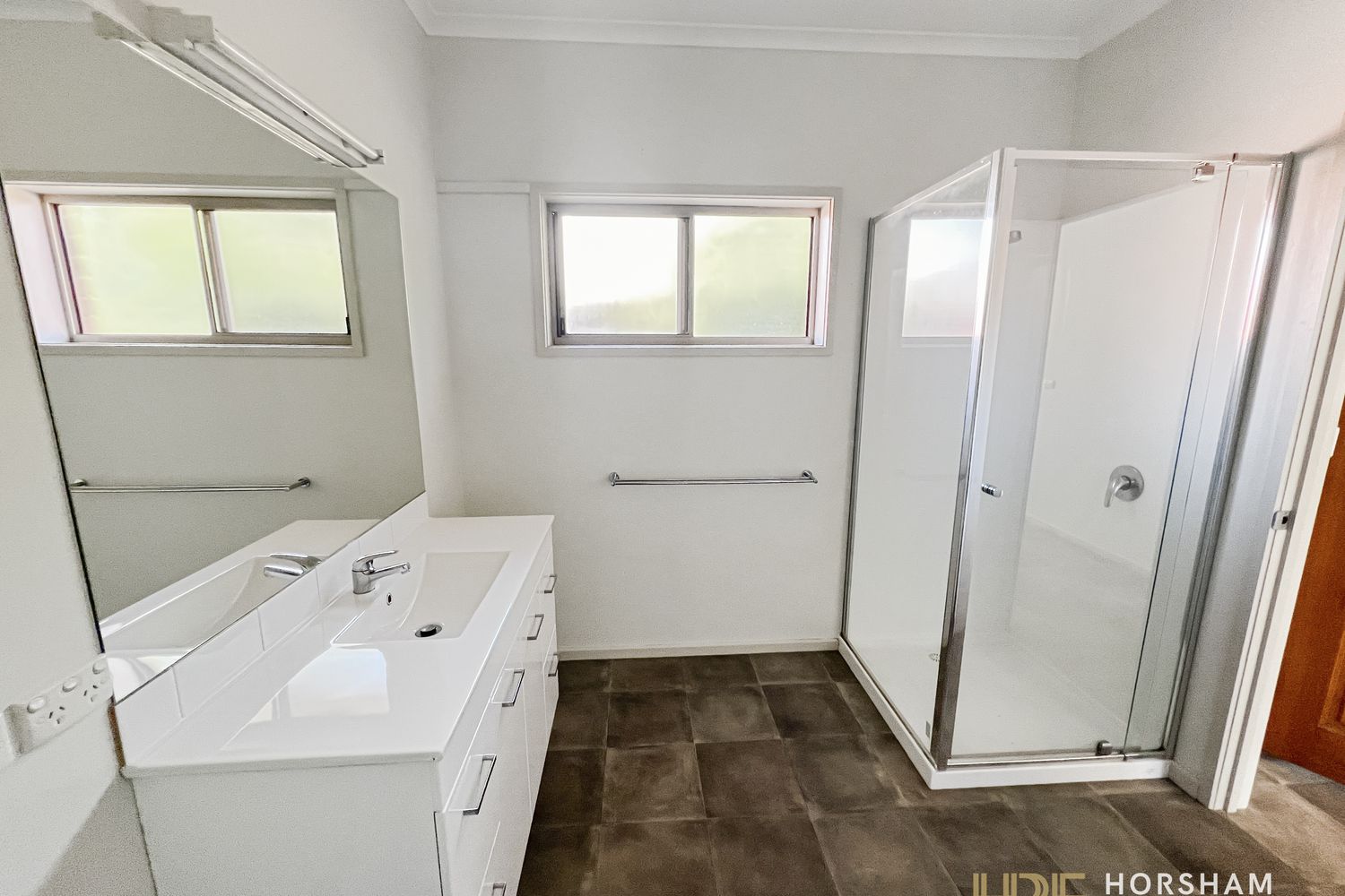 6 McLachlan Street, Horsham
