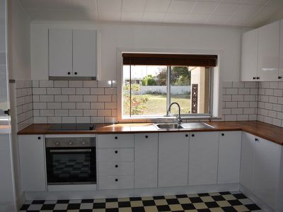 19 Adelaide Road, Millicent