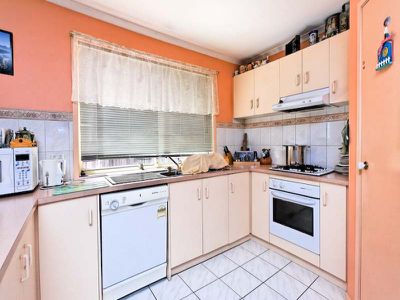 1 Warana Drive, Hampton Park