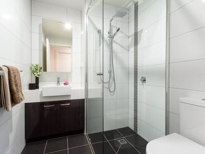 301 / 17 Robbs Parade, Northcote