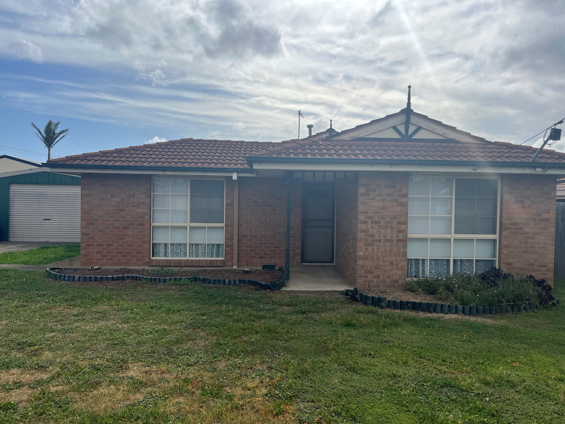 182 Coppards Road, Whittington