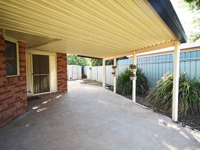 20 St Albans Way, Dubbo