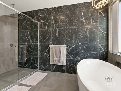 1 Marina Parade, Jacobs Well