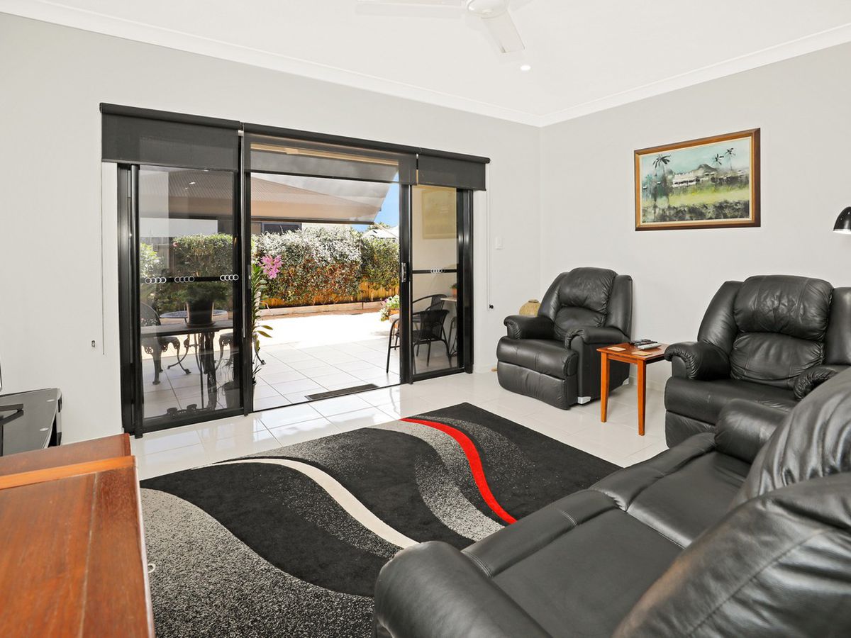 9 Sommerset Drive, Atherton