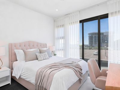 24 / 48 Sir Leslie Thiess Drive, Townsville City
