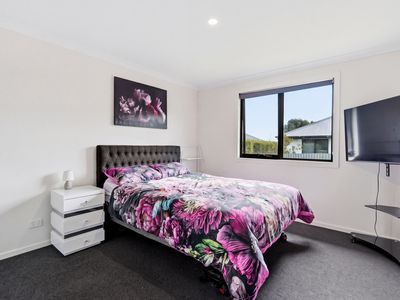 2 / 43 Adelaide Street, George Town