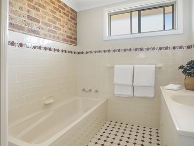 2 / 54 Pur Pur Avenue, Lake Illawarra