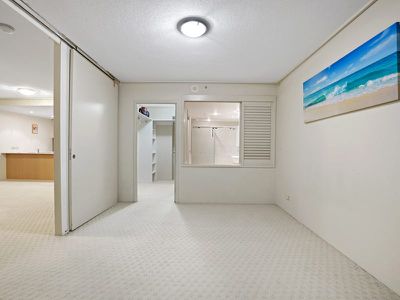 297 / 105 Scarborough Street, Southport