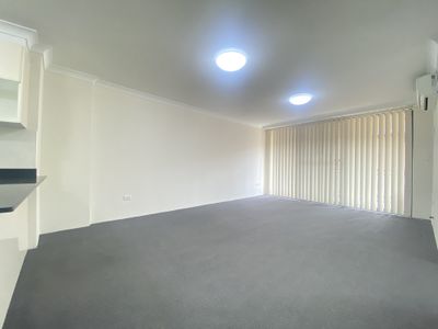 13/181 Hawkesbury Rd, Westmead