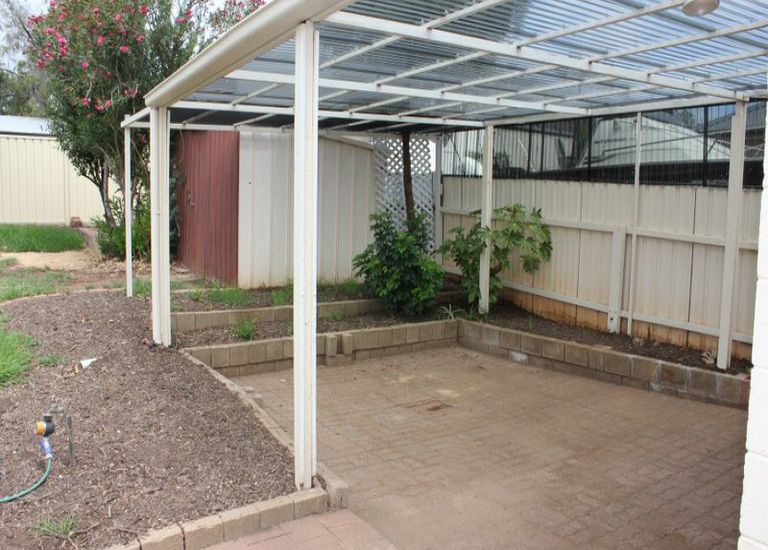 10 Chandada Street, Seaview Downs