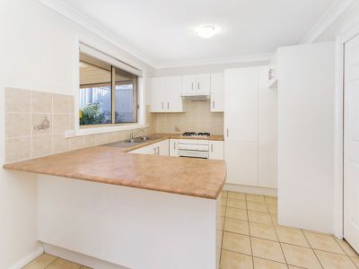 1 / 8 Narran Way, Flinders