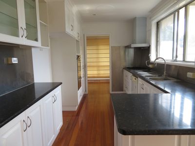 31 Ninevah Crescent, Wheelers Hill