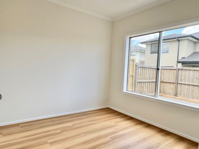 14 Farmingdale Street, Manor Lakes