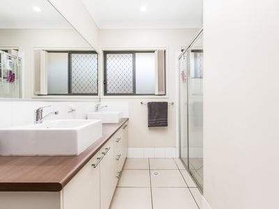 5 Kate Court, Chuwar