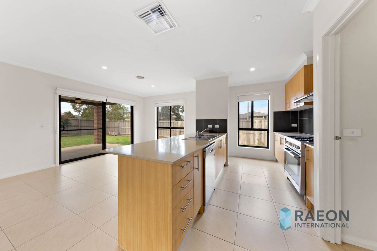 2 Hayward Street, Point Cook