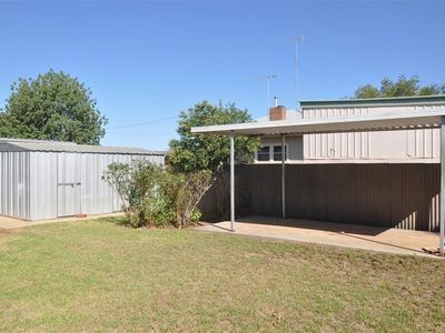 6 Calarie Road, Forbes
