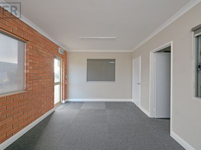 4 / 35 Cooper Road, Cockburn Central