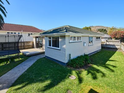 316 Main Road, Tawa