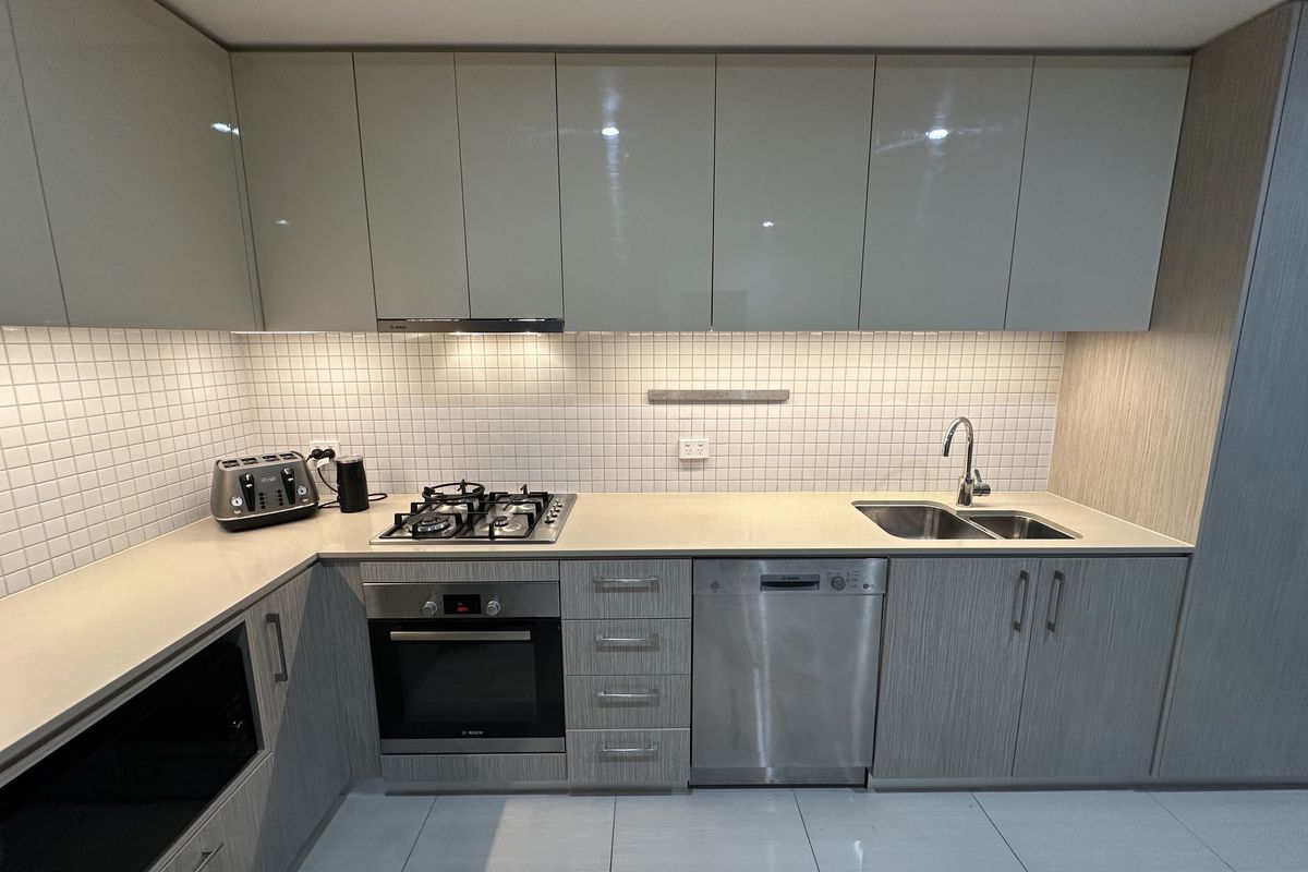 8406 / 55 Forbes Street, West End