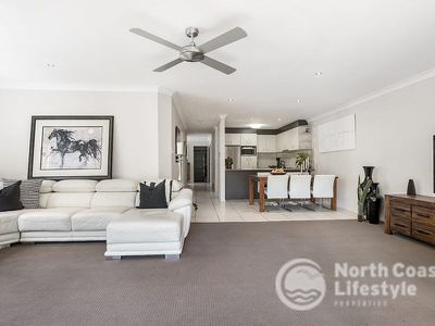 4 / 3 Bindaree Way, Ocean Shores
