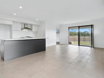 7 Scarlet Moon Court, Southside