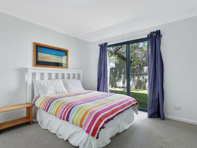 1 / 4 Kikarra Crescent, Hawks Nest