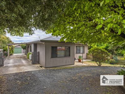 450 Mount Hicks Road, Mount Hicks