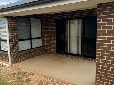 25 Rosewood Avenue, Parkes