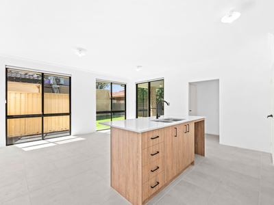 2 Lowan Street, Thornlie