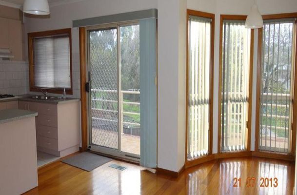 2 / 7 Hawick Court, Greenvale