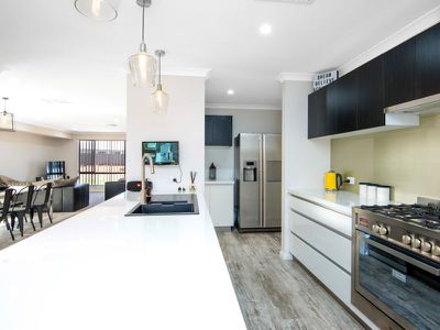 10 Tiru Close, Karlkurla