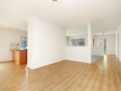 2 May Gibbs Crescent, Lynbrook