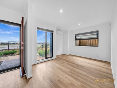 3 Prune Walk, Manor Lakes