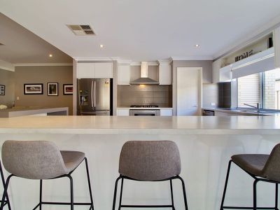 6 Pavonia Parade , Baldivis
