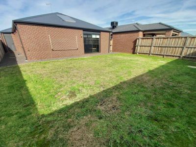 10 Growth Drive, Weir Views
