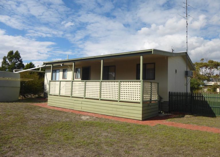 35 Scarlet Runner Road, The Pines