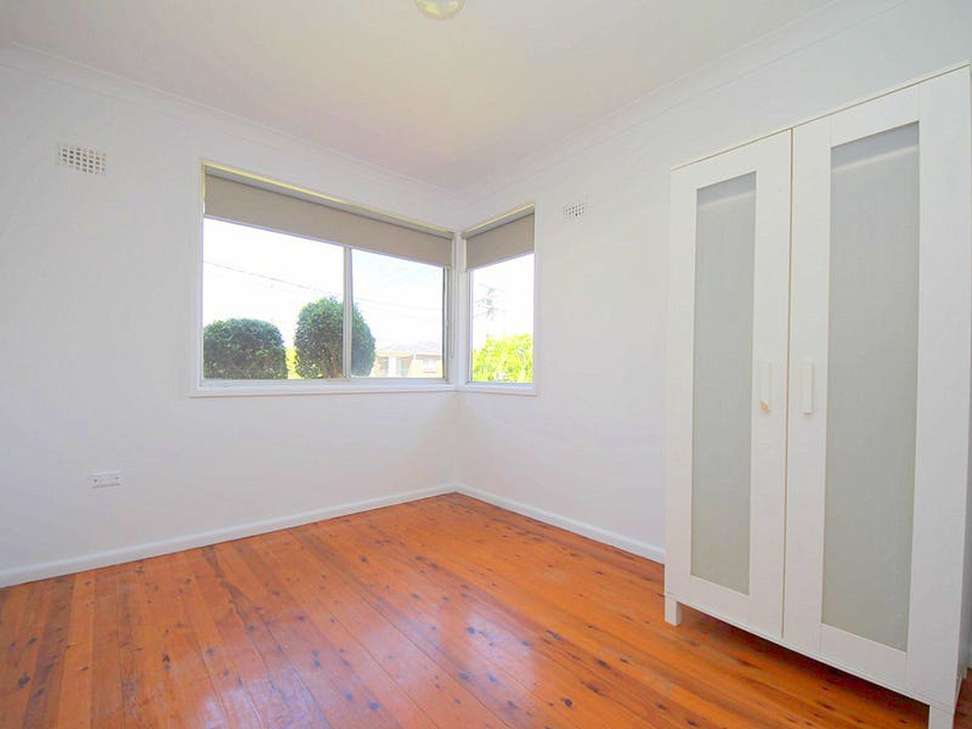 19 Lincoln Road, Georges Hall